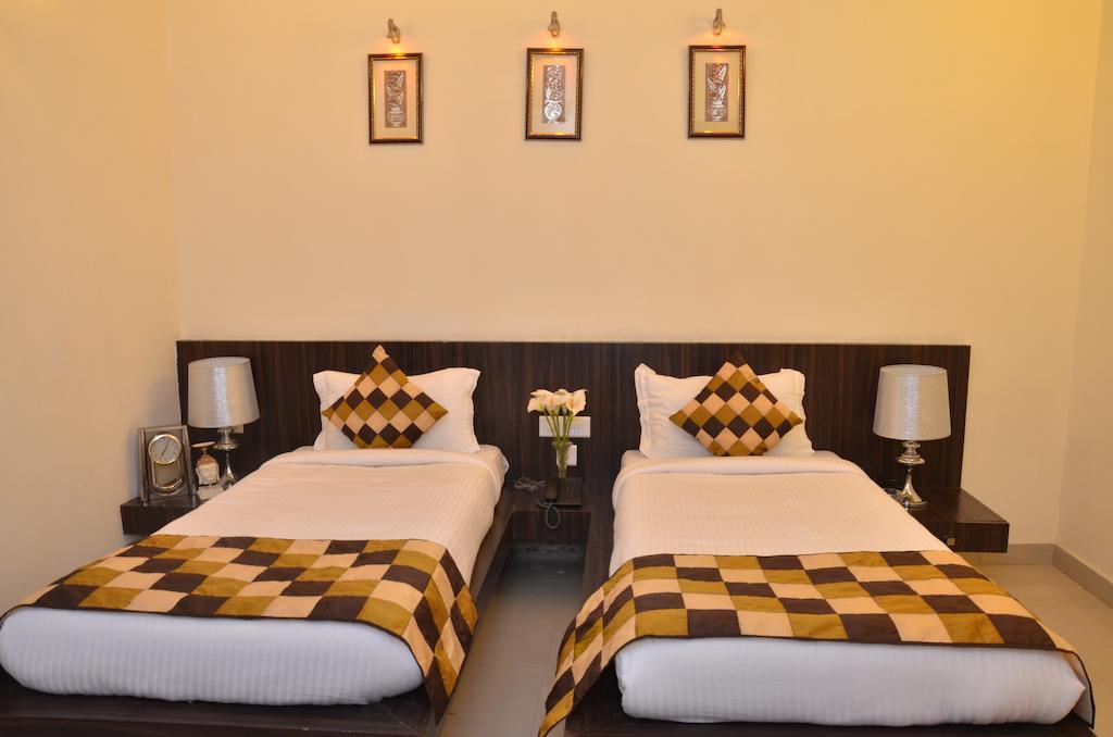 Airport Hotel De Aura Delhi Airport New Delhi Room photo